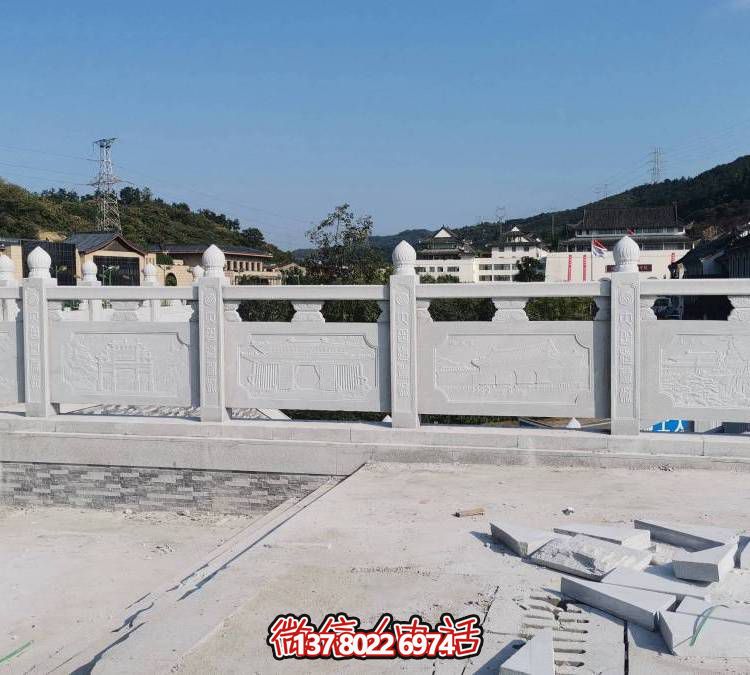 精美大理石雕塑，飾以圍欄的戶(hù)外河道裝飾