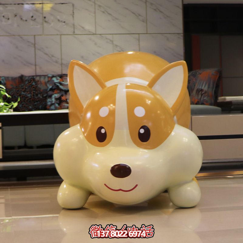 新推出的可愛卡通玻璃鋼著狗雕塑游樂園，給你一個(gè)全新的游樂體驗(yàn)！