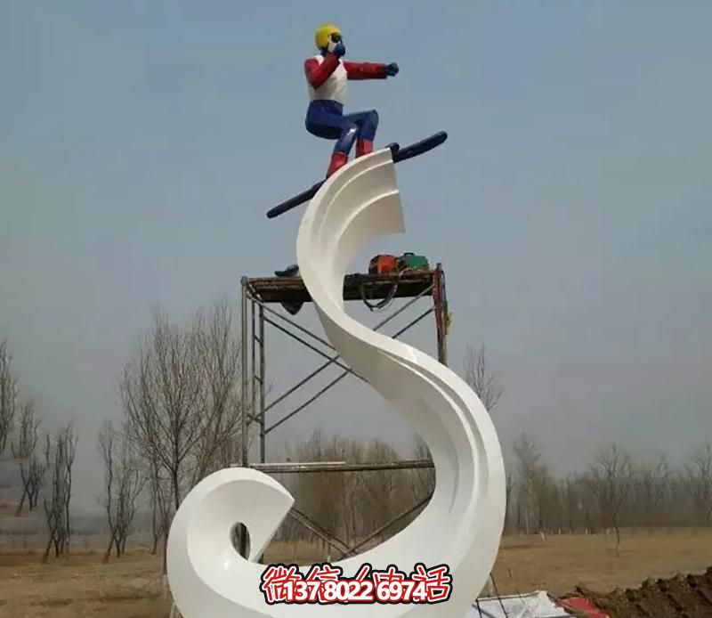 彩繪不銹鋼雕塑,把滑雪運動主題人物雕刻到廣場上 彩繪不銹鋼雕塑,把滑雪運動主題人物雕刻到廣場上