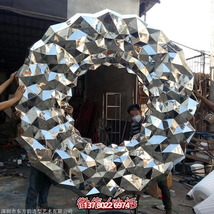 幾何圓環(huán)雕塑，給你戶外園林景觀完美面貌