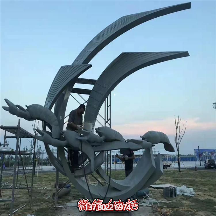 不銹鋼創(chuàng)意景觀雕塑，點(diǎn)亮綠色戶外廣場(chǎng)園林