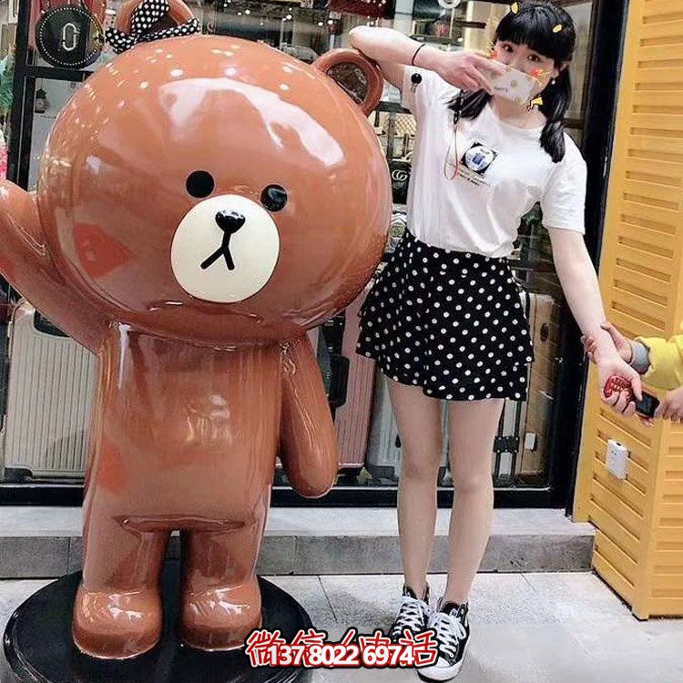 創意玻璃鋼維尼熊雕塑