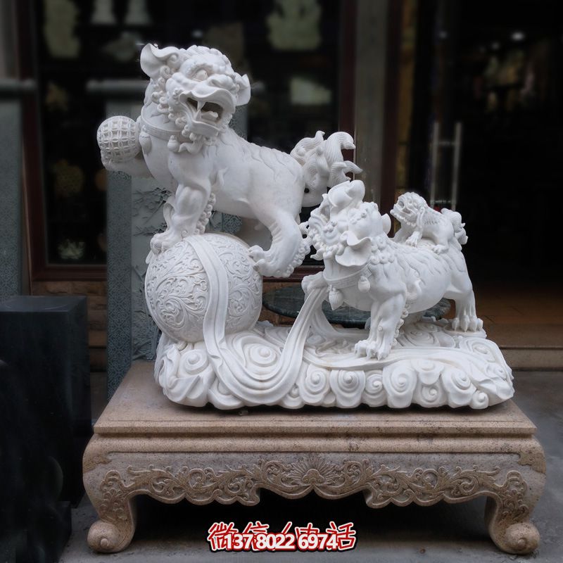 街道創意漢白玉石雕一家三口的獅子雕塑 街道創意漢白玉石雕一家三口的獅子雕塑